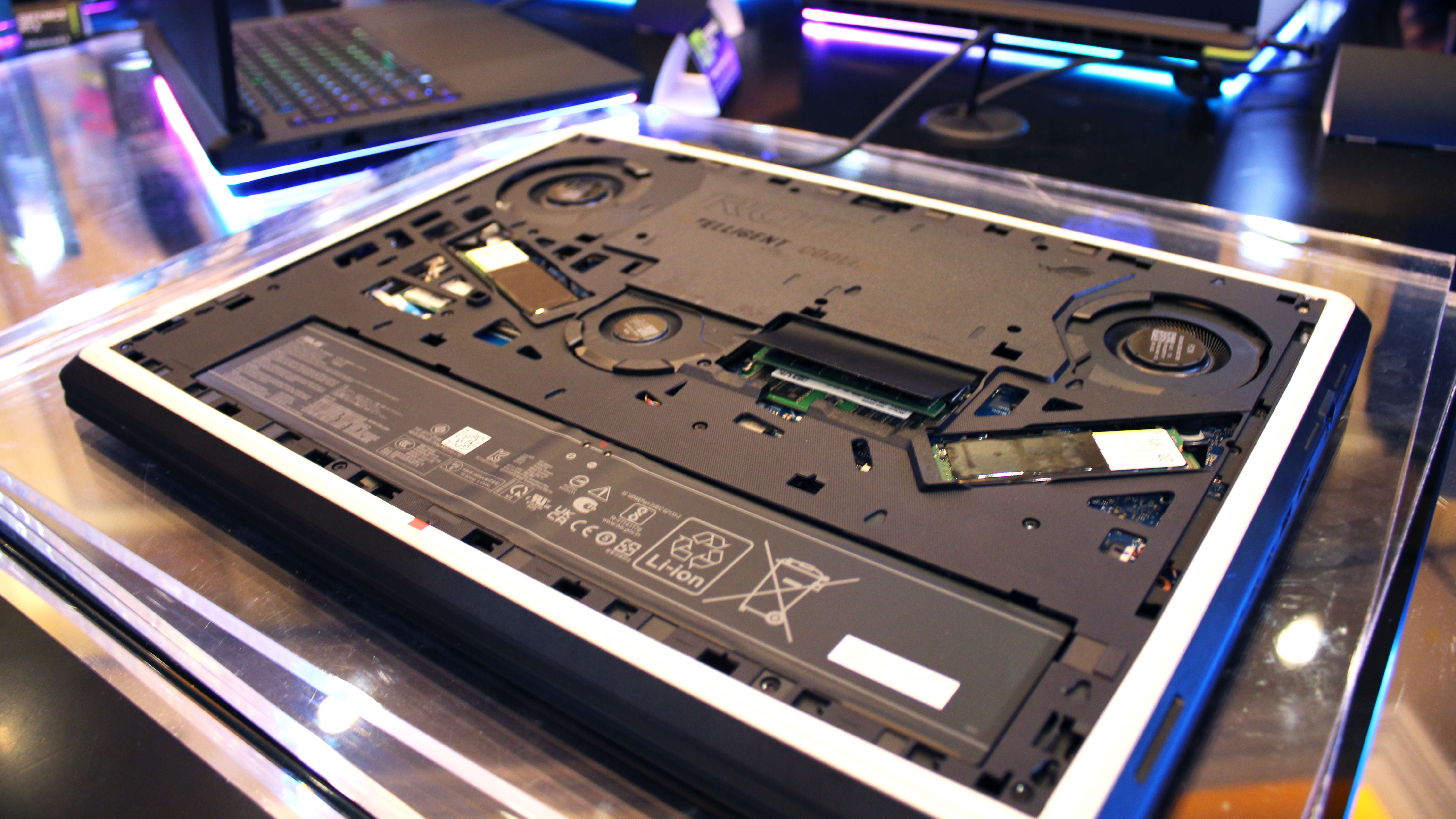 Rog Strix Scar 18