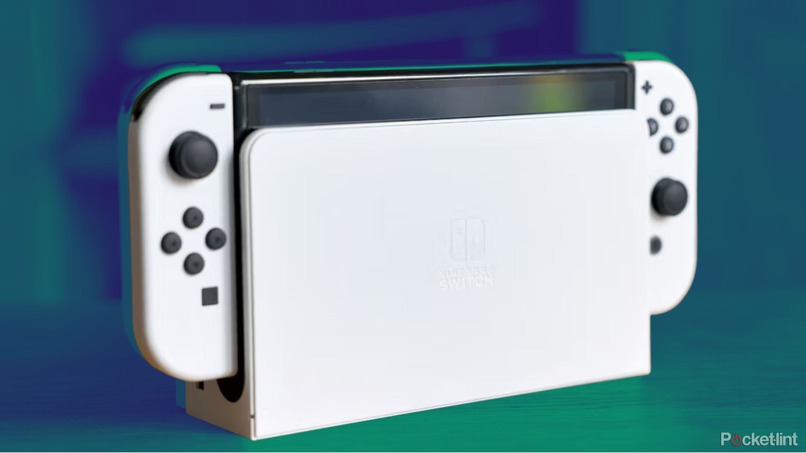 Nintendo Switch در داک روی پسزمینه رنگی