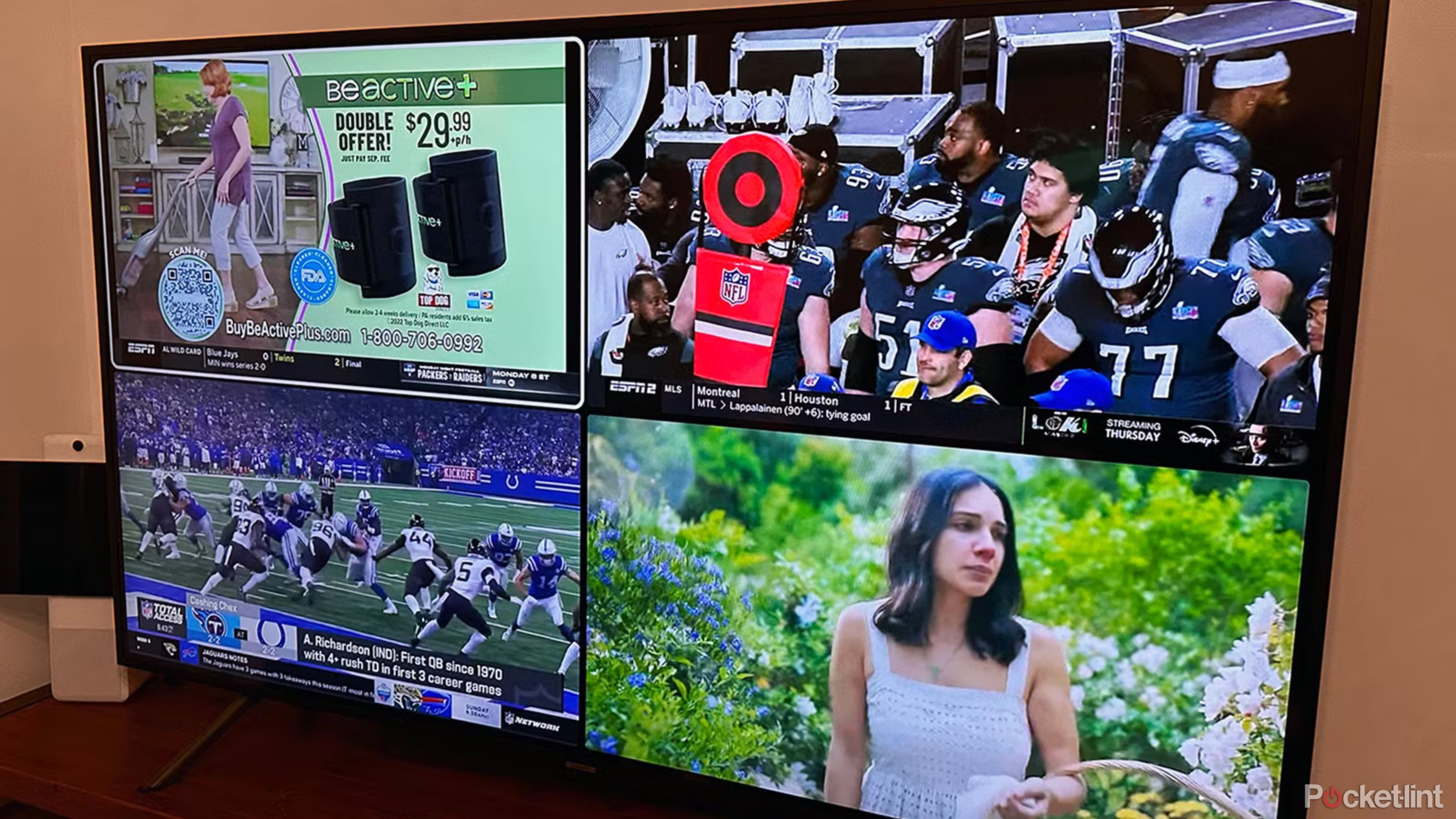 YouTube TV Multiview با یک تبلیغ ، دو بازی فوتبال و یک زن در یک باغ. 