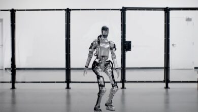 Figure robot walking