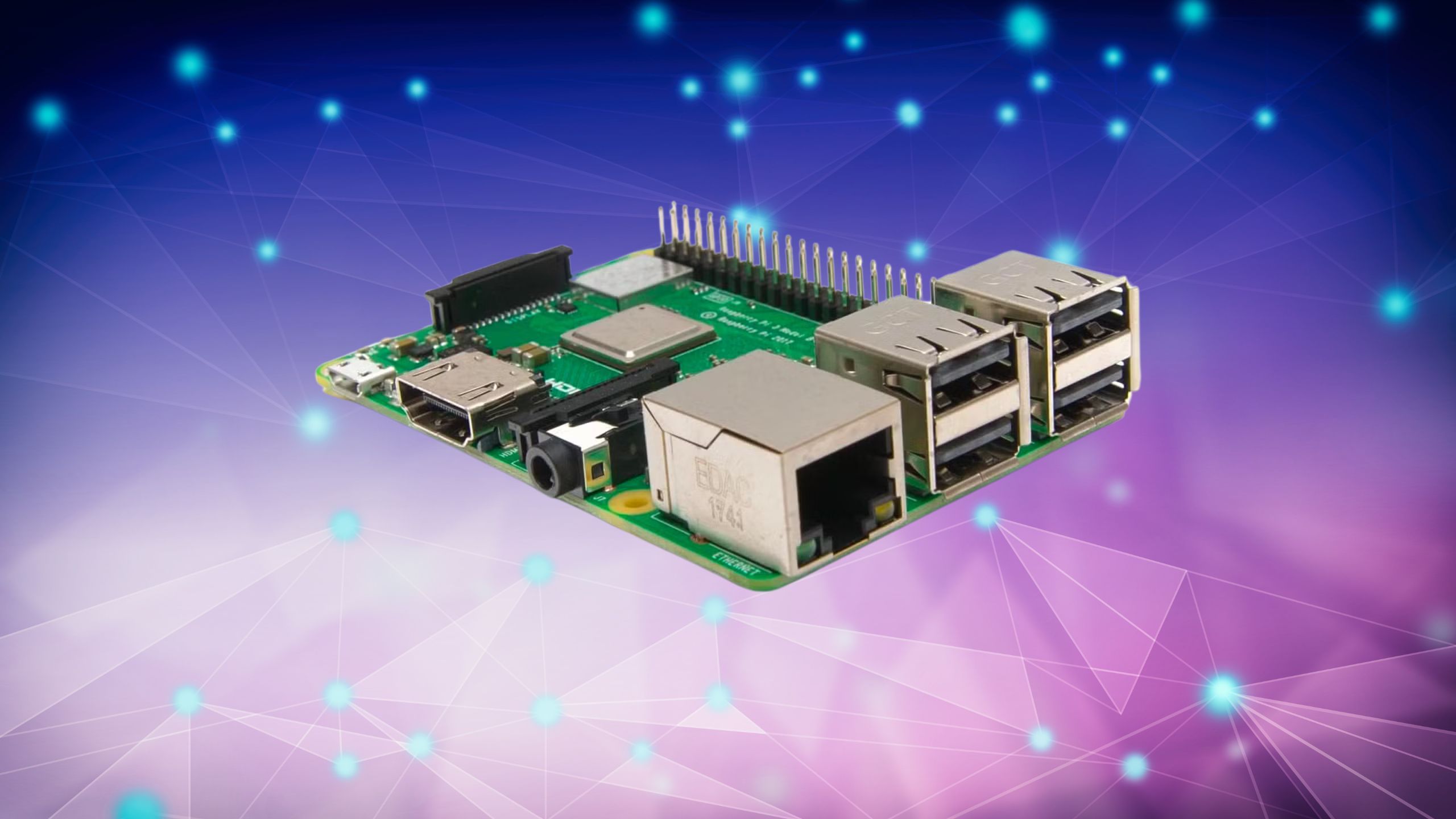 Raspberry Pi 3B+ در برابر پس زمینه فنی.