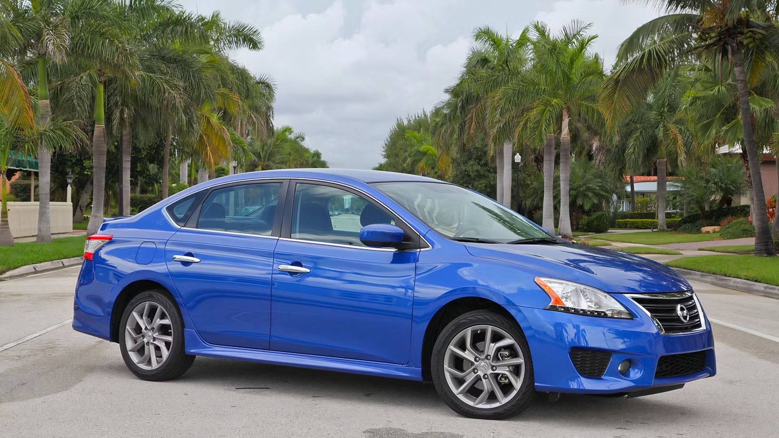 مشخصات جانبی Nissan Sentra Sr 2014 2014