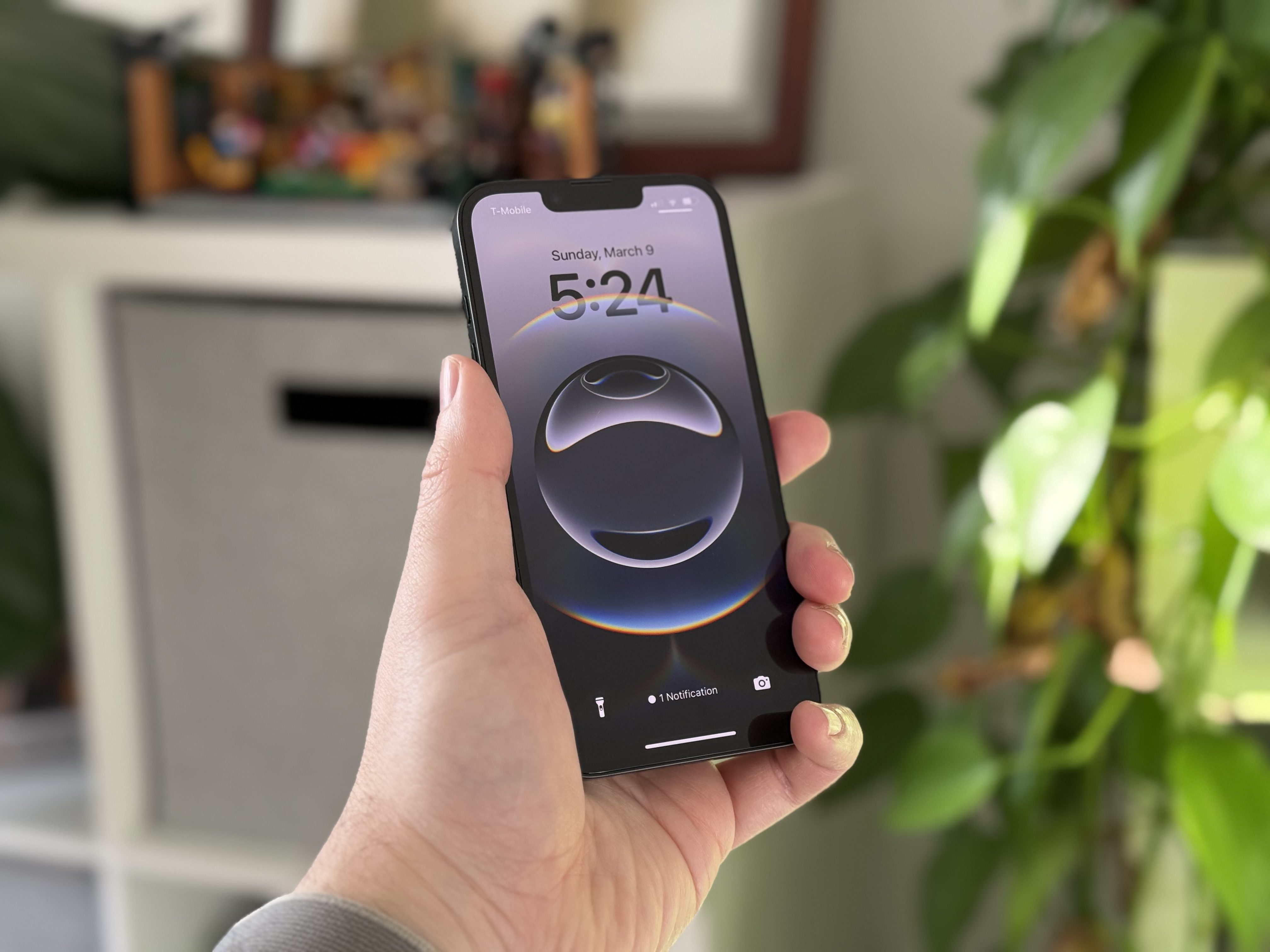 آیفون 16e شکاف