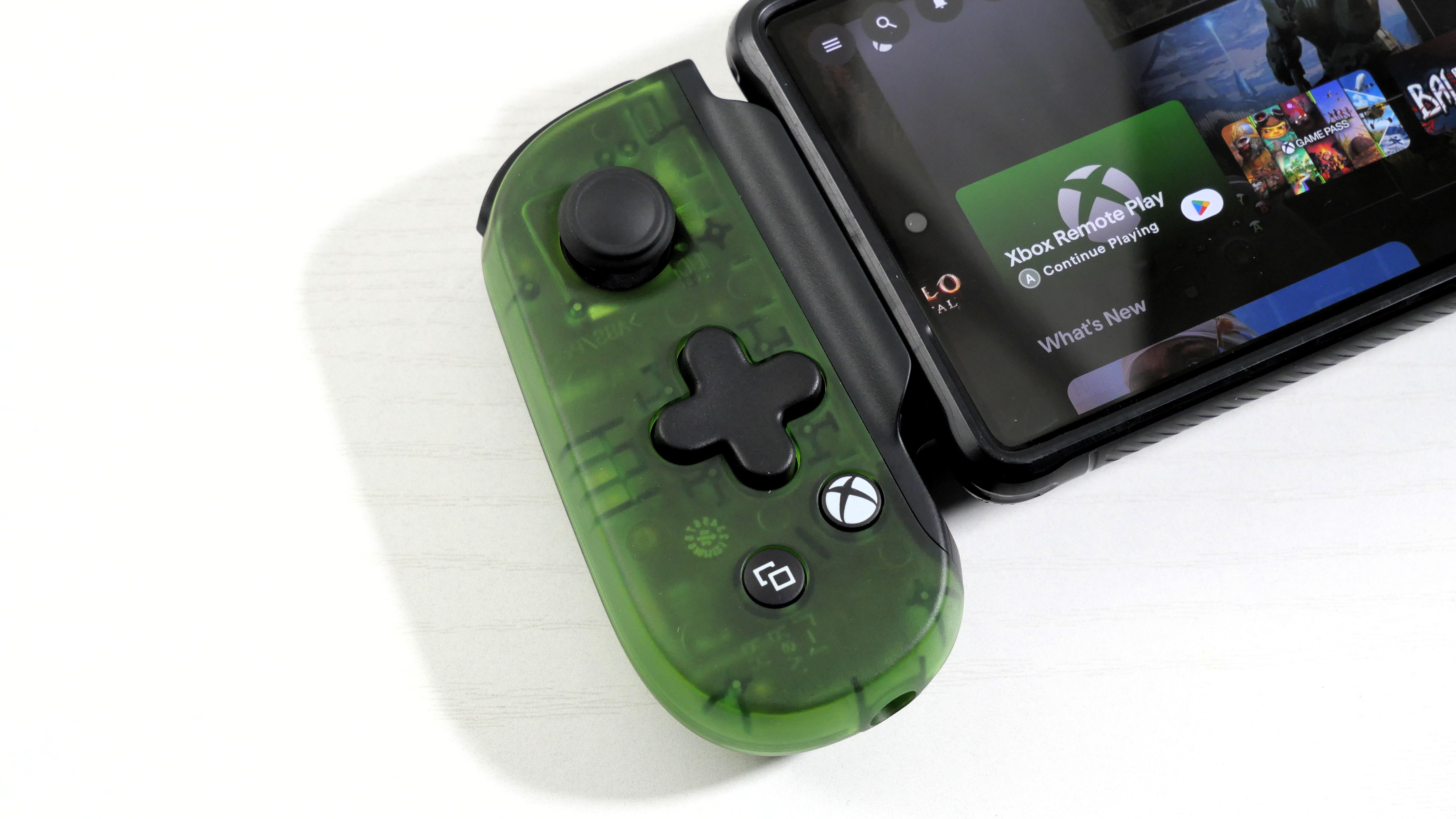 ستون فقرات یک کنترلر موبایل Xbox ، برجسته کردن کنترلر سمت چپ با دکمه های D-PAD ، Analog Stick و Xbox/Menu.