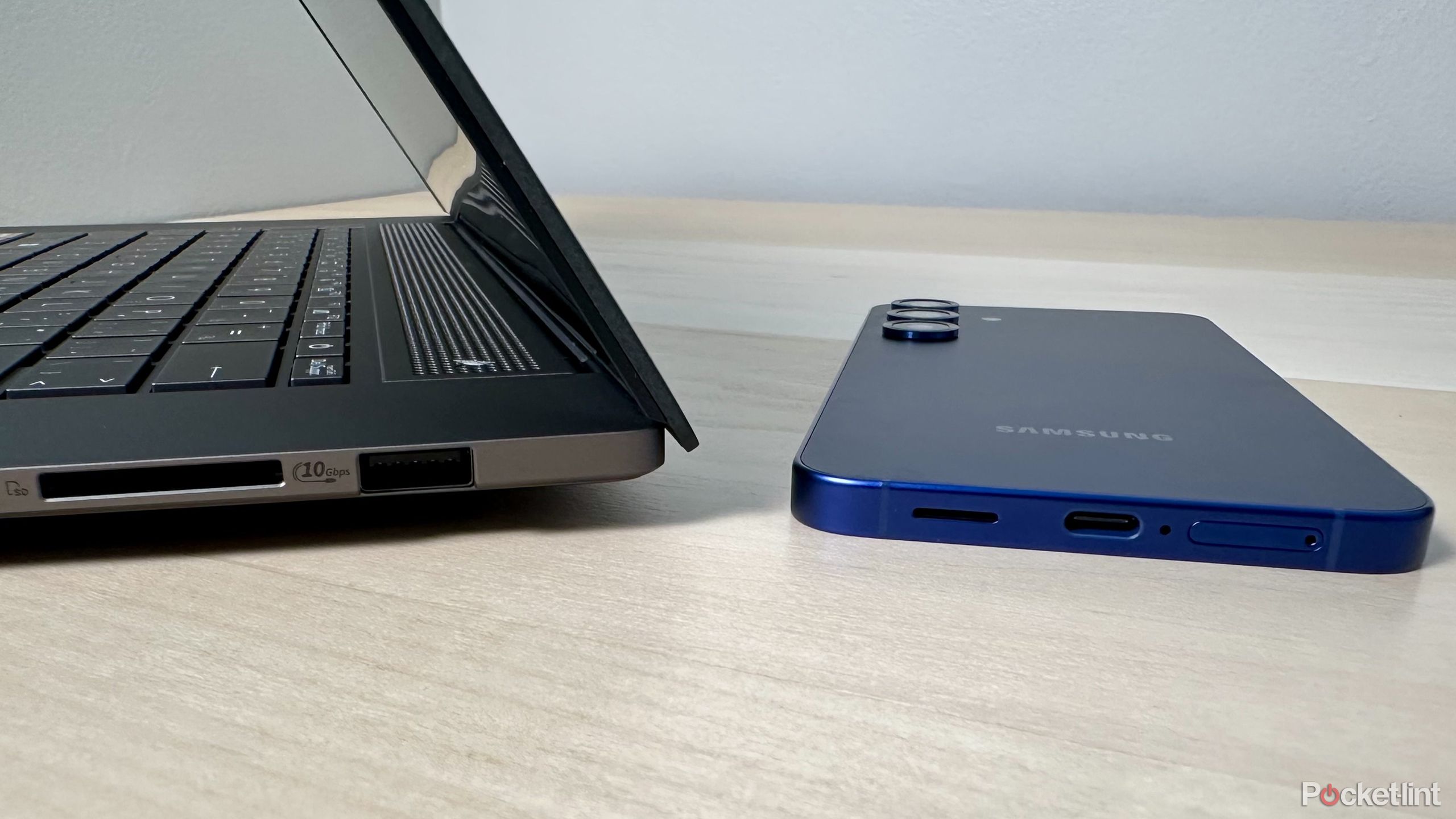 USB-Port-Laptop-Phone-2