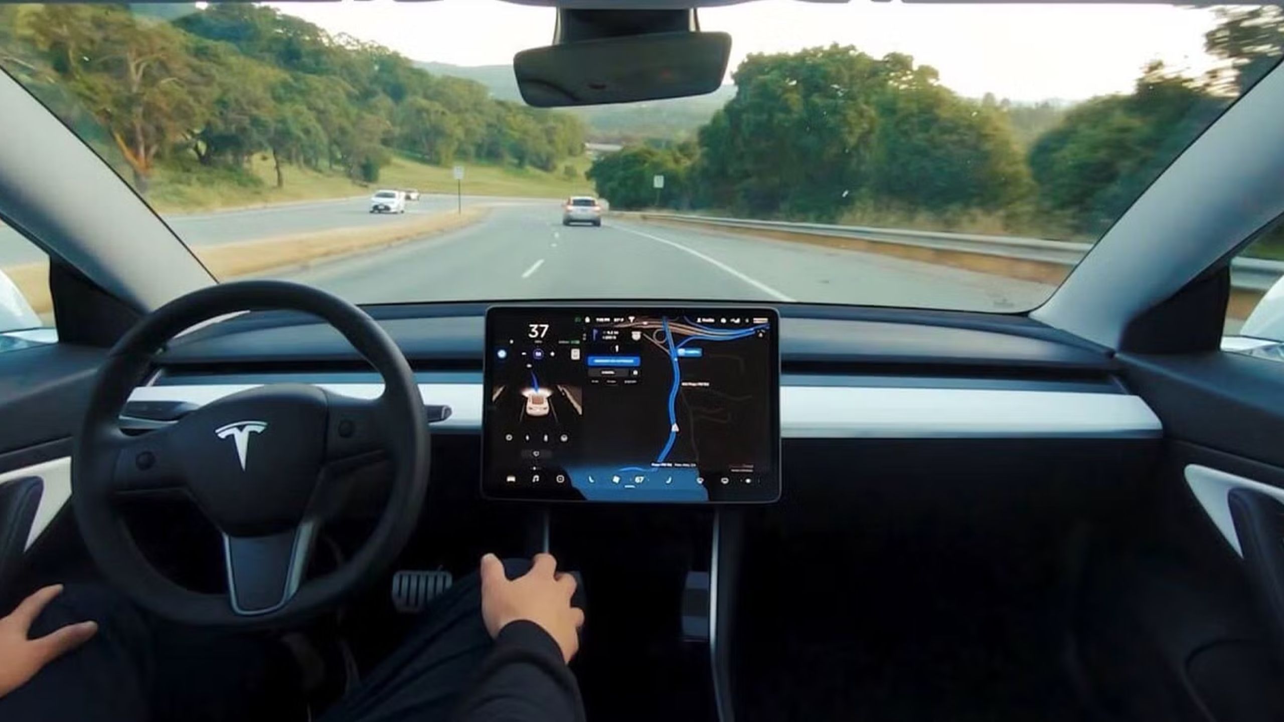 Autopilot در یک مدل تسلا 2022 Y.