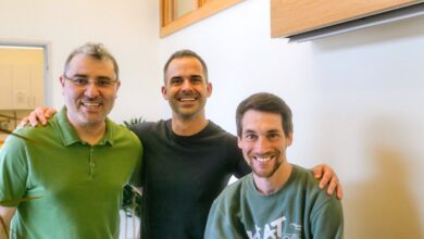 Matt Rogers poses with Quilt co-founders.