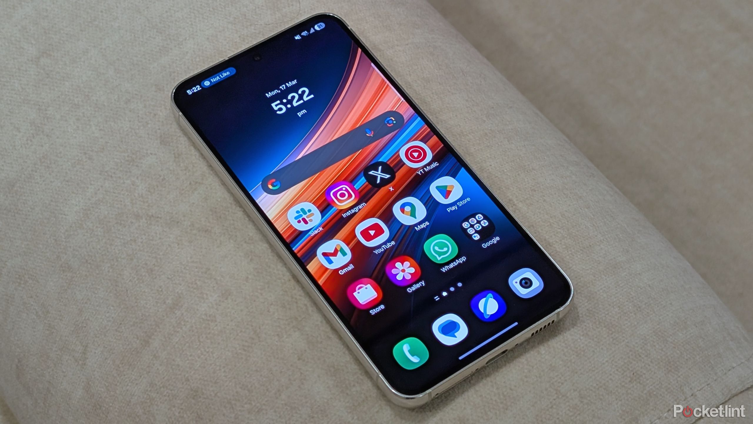 یک قرص نوار UI 7 در نوار وضعیت