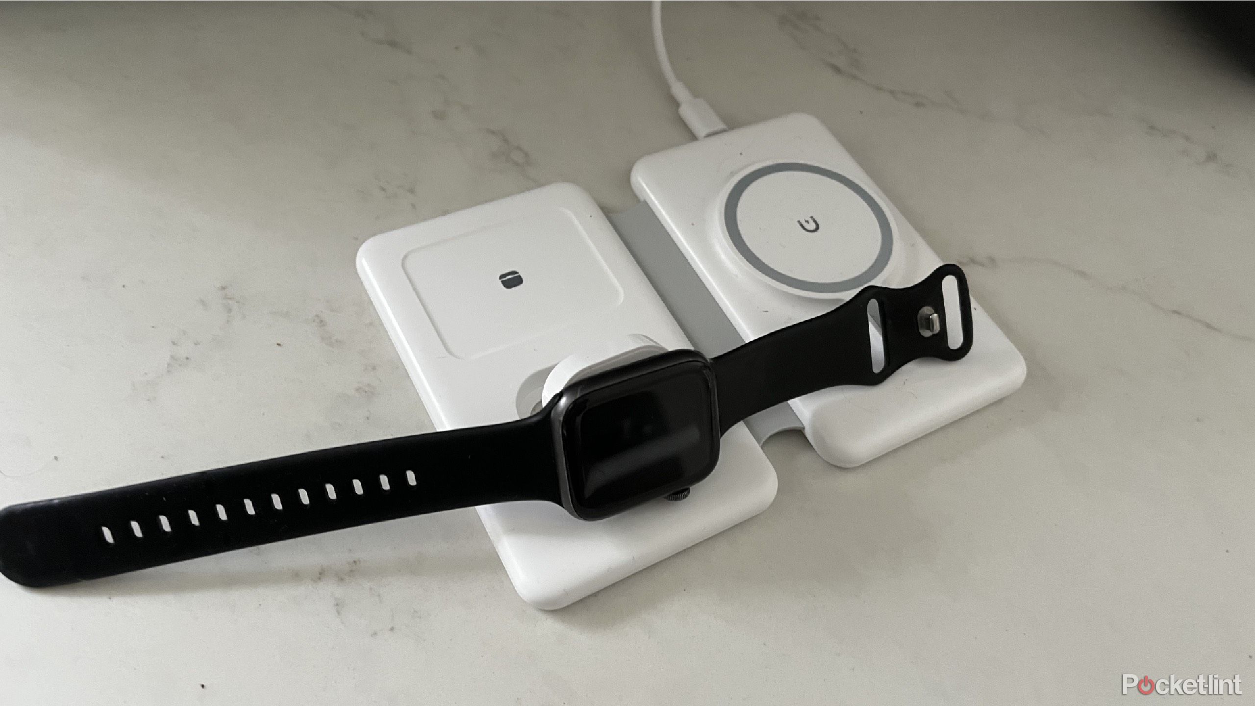 شارژر بی سیم مغناطیسی Knild با Apple Watch Prodped Up