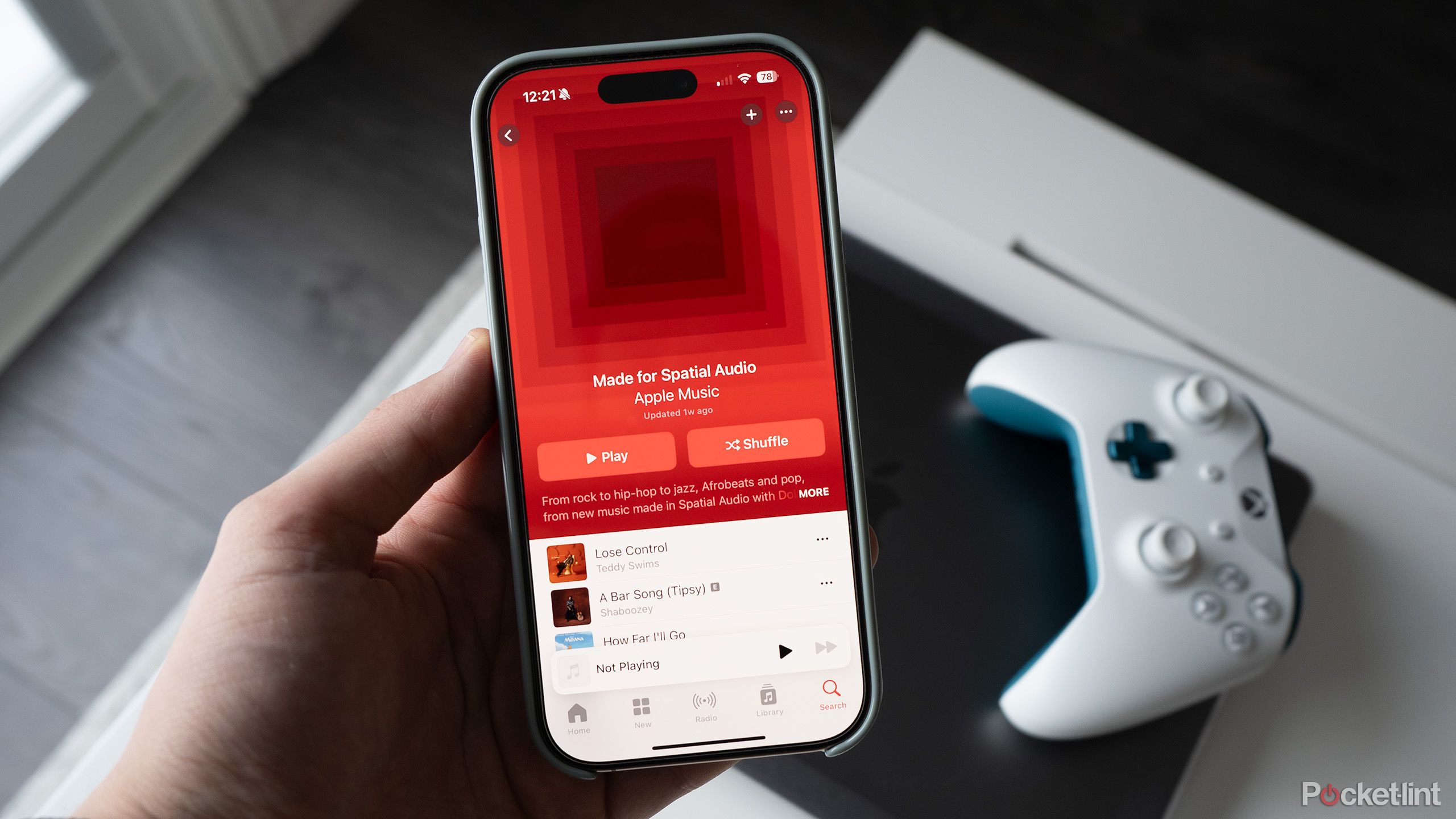 صدای صوتی Apple Music در آیفون 16 Pro.