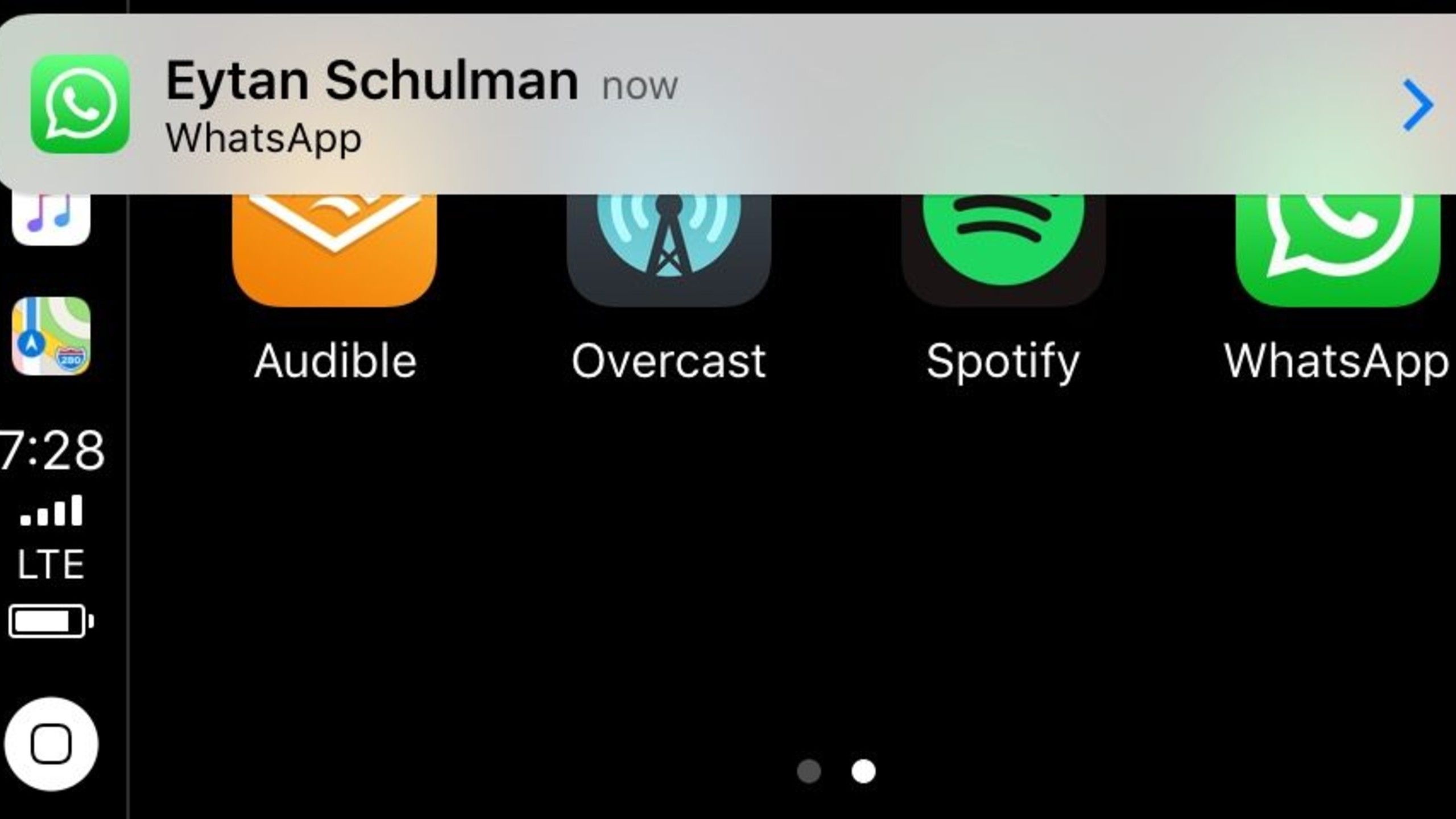 اعلان های WhatsApp در CarPlay.