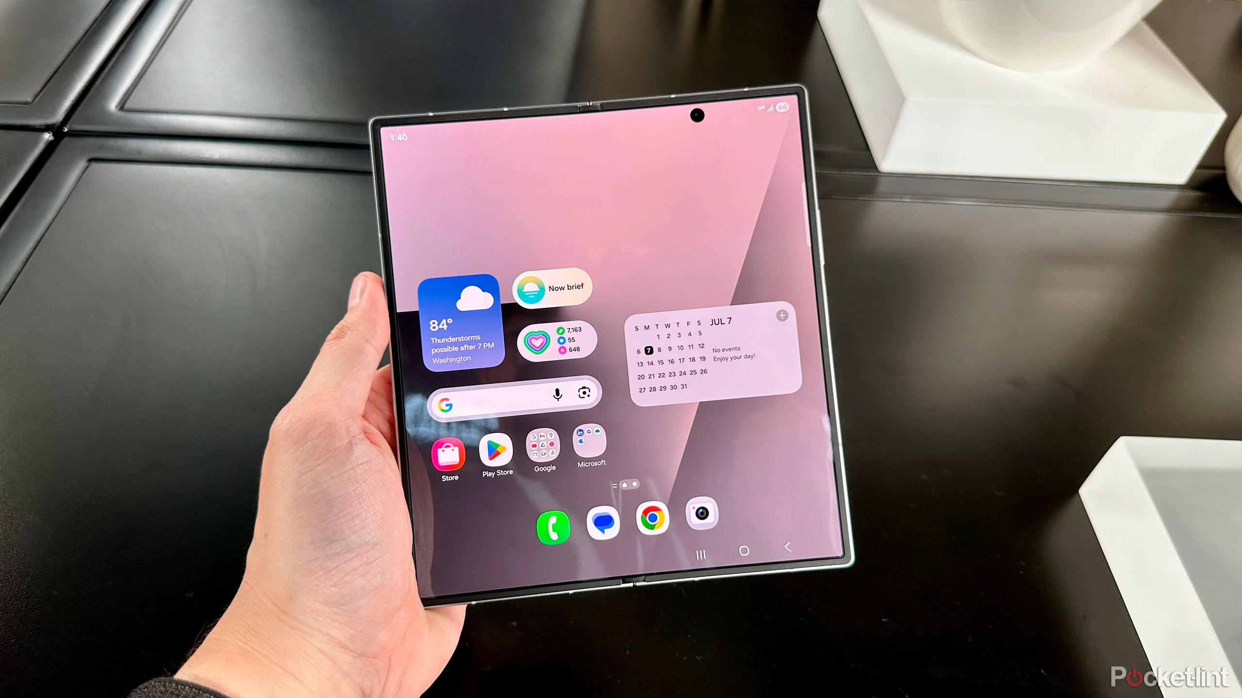 صفحه نمایش داخلی Galaxy Z Fold 7.