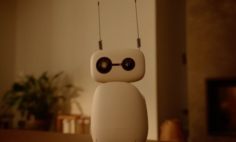 Reachy Mini desktop robot