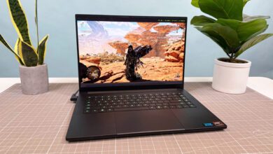 Monster Hunter Wilds gameplay on the Razer Blade 16 (2025) with an Nvidia RTX 5090 Laptop GPU. The fps counter in the upper right-hand corner shows frame rates with DLSS off.