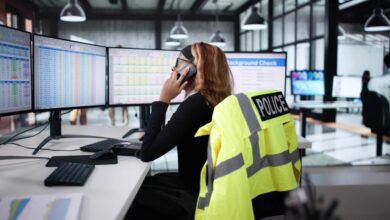 911 مرکز بسیار کم است ، آنها برای پاسخگویی به تماس ها به هوش مصنوعی می آیند