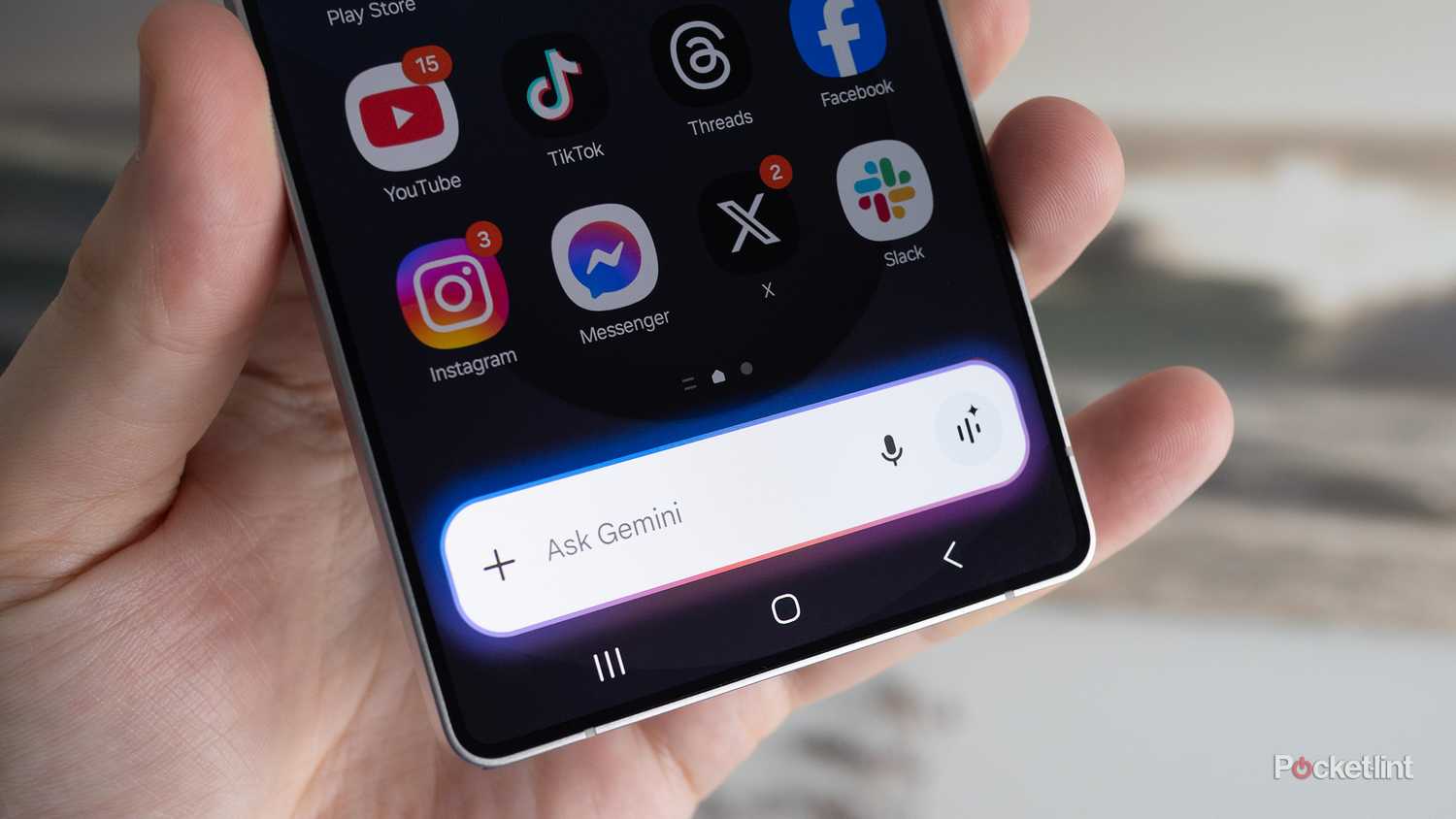 Galaxy S25 Ultra Gemini در پایین S25. 