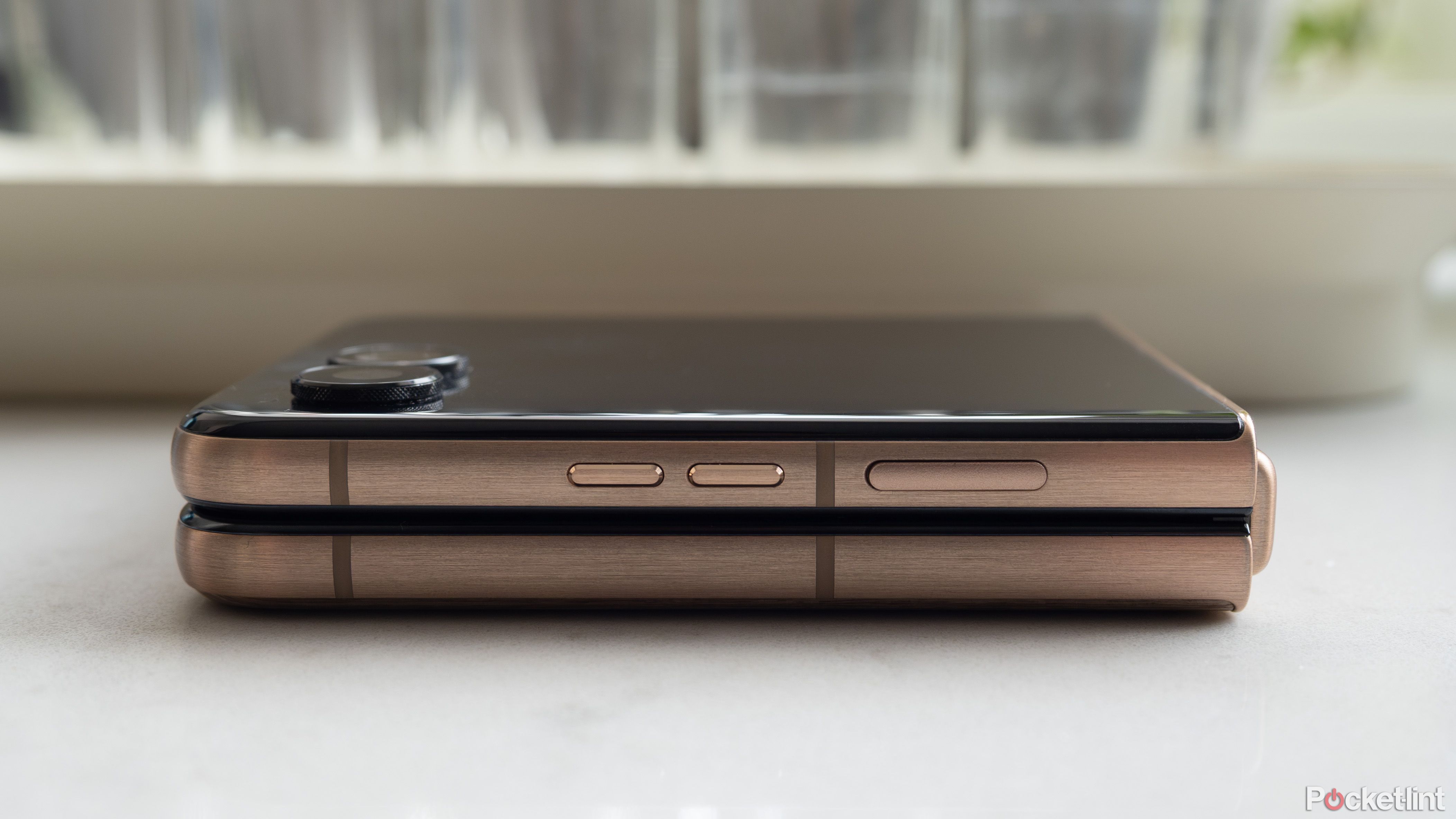 Moto Razr Ultra 2025 تاشو