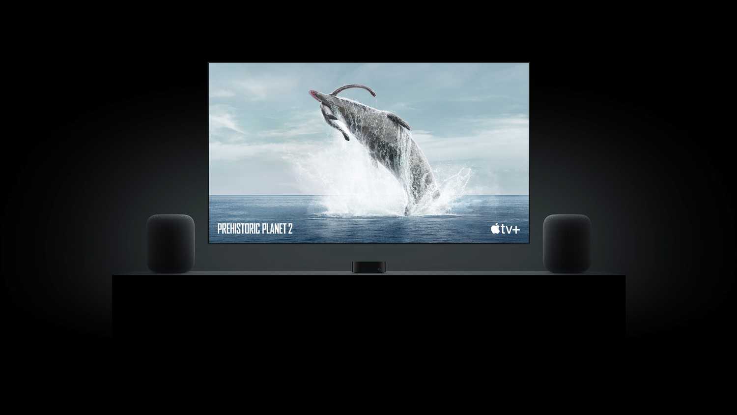 یک جفت HomePods جفت شده به Apple TV 4K Streaming Apple TV+
