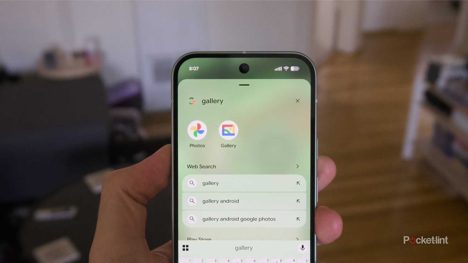 نماد Google Photos و نماد گالری Google در کنار هم در پیکسل 9.