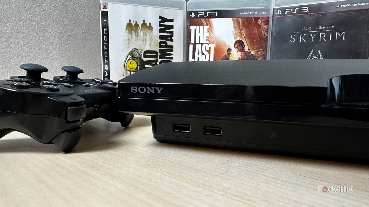درگاه های USB جلو در PS3.