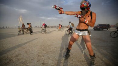 Murder at Burning Man ، زمین بازی بیابانی سیلیکون ولی را به یک صحنه جنایت تبدیل می کند