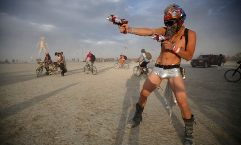 Murder at Burning Man ، زمین بازی بیابانی سیلیکون ولی را به یک صحنه جنایت تبدیل می کند