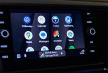 گوگل بهروزرسانیهای Android Auto را برای برخی از تلفنهای قدیمیتر قطع میکند