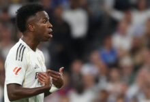 پیام ژابی آلونسو به وینیسیوس به خاطر عصبانیتهایش پس از تعویض در ال کلاسیکو: "مکالمه خواهیم داشت"