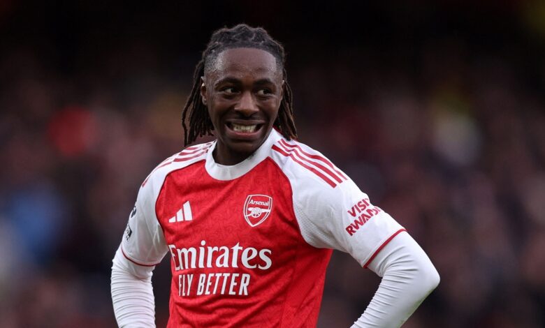 آز در مقابل کلوپ قدیمی گلزنی کرد و آرسنال 1-0 کریستال پالاس را شکست داد و در صدر جدول قرار گرفت.