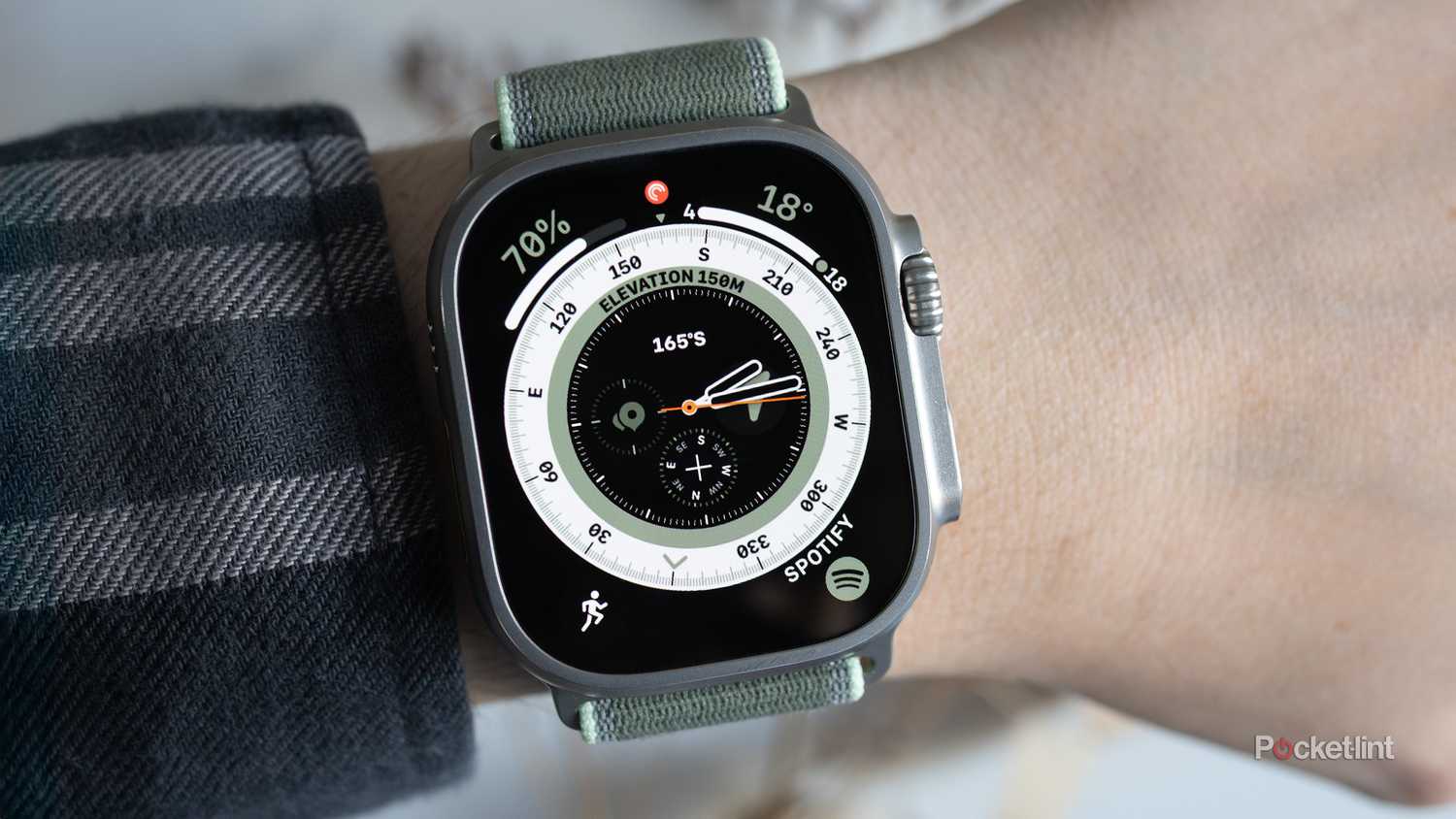 Apple Watch Ultra 3 در بازوی کسی