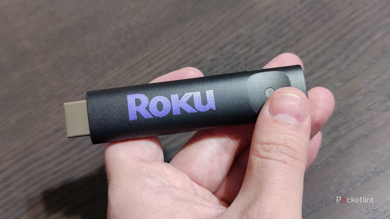 Roku در دست است. 