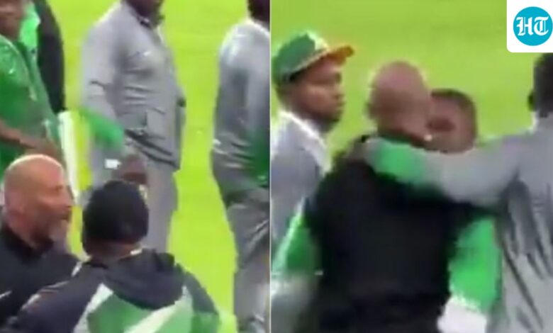 سرمربی نیجریه پس از شکست در ضربات پنالتی در مقدماتی جام جهانی، DR کنگو را به استفاده از جادوی "وودو" متهم کرد.