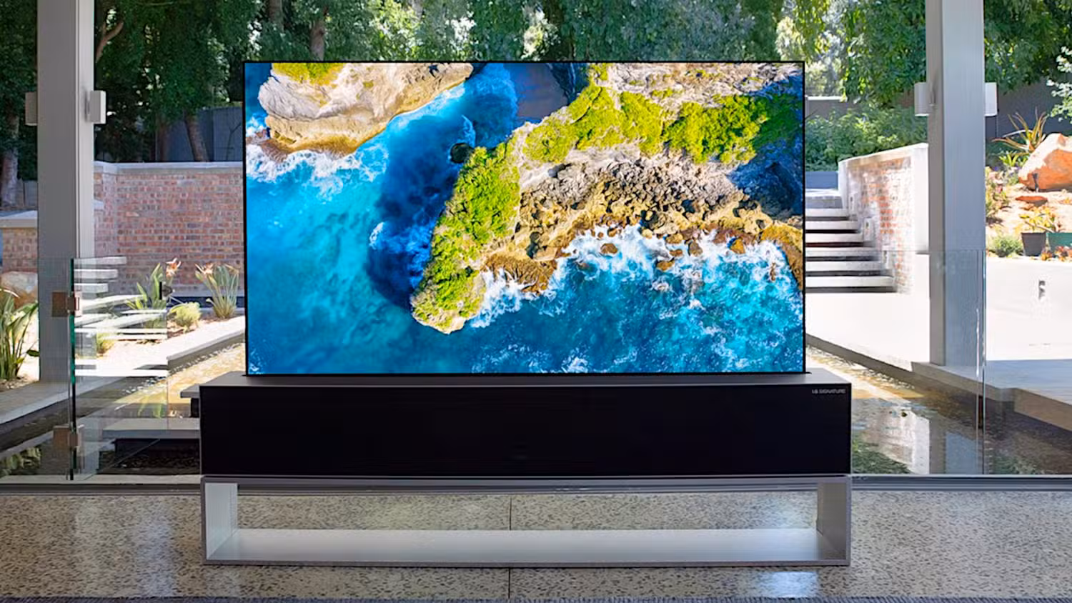 تلویزیون غلتشی OLED R Signature LG.