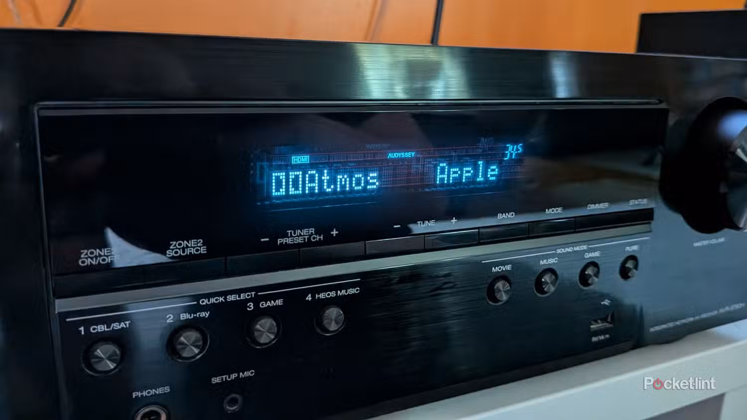 گیرنده ای که Dolby Atmos را روی Apple TV 4K نشان می دهد.