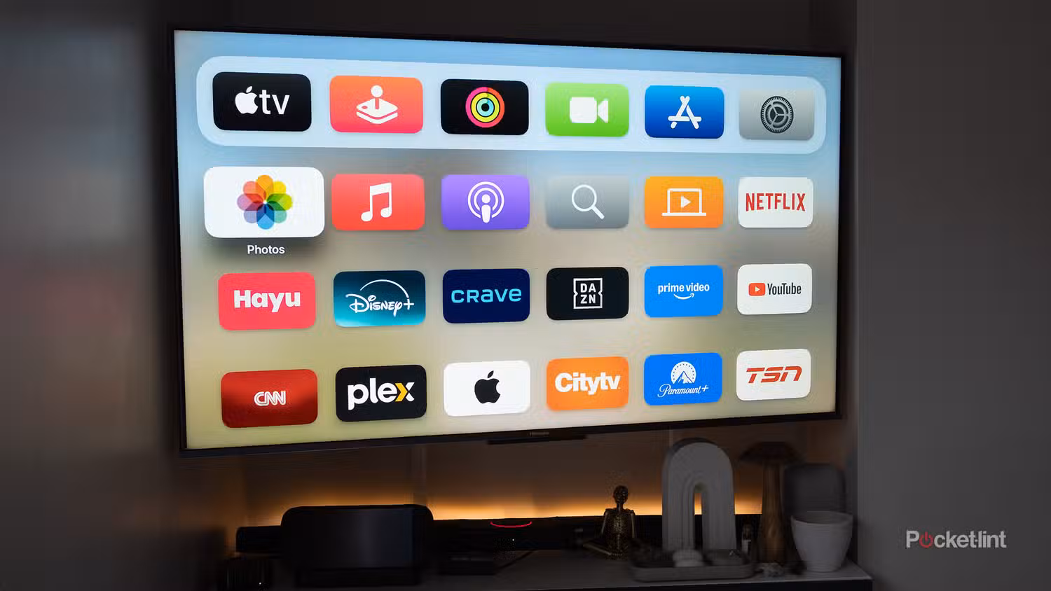 tvOS 26 Apple TV 4K روی تلویزیون.