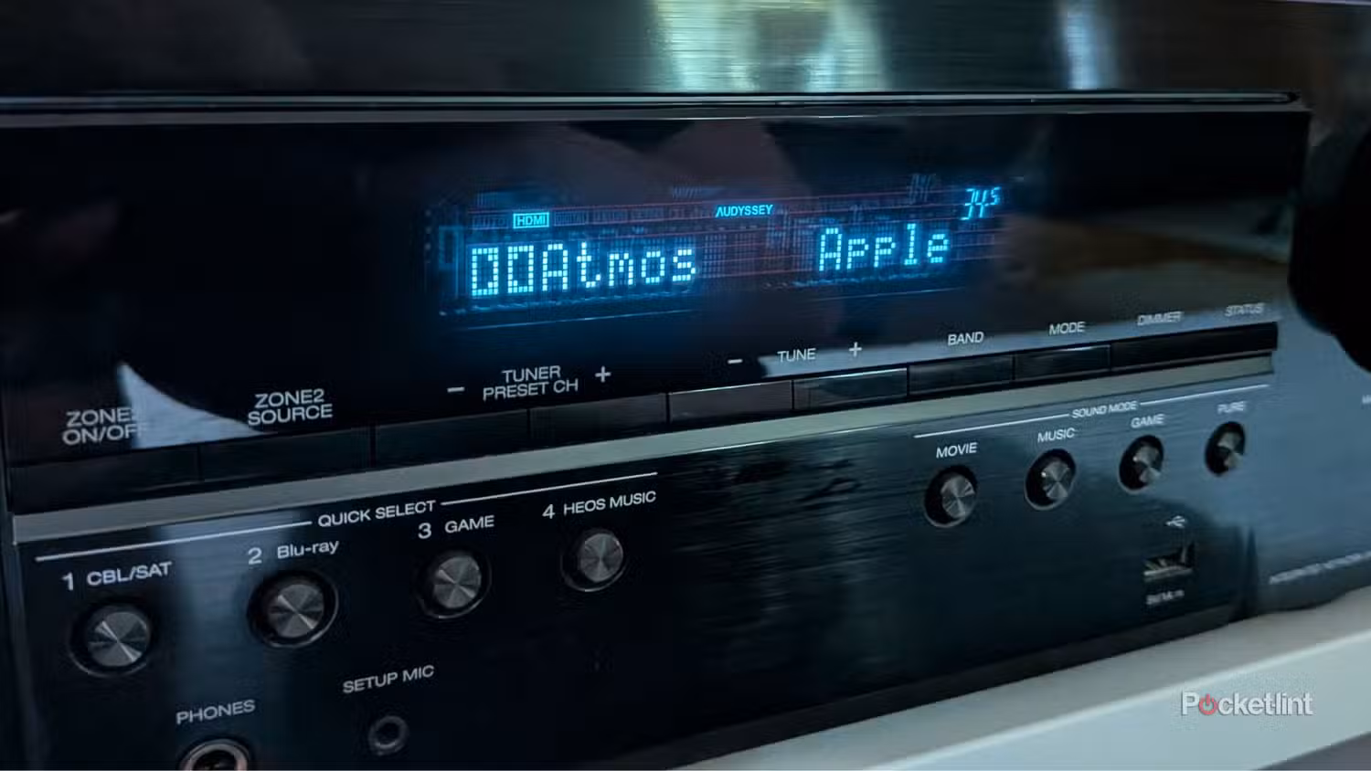 Dolby Atmos روی گیرنده نمایش داده می شود.